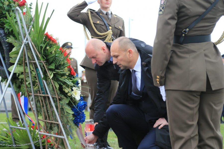 HRVATSKI PREDSJEDNIK MILANOVIĆ: Hrvatsku je 1991. godine obranilo malo dobrih ljudi HRVATSKI PREDSJEDNIK MILANOVIĆ: Hrvatsku je 1991. godine obranilo malo dobrih ljudi