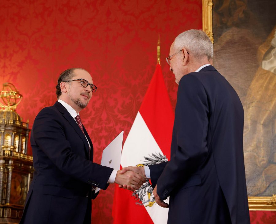 SVEČANO U BEČU: Alexander Schallenberg prisegnuo za novog austrijskog kancelara