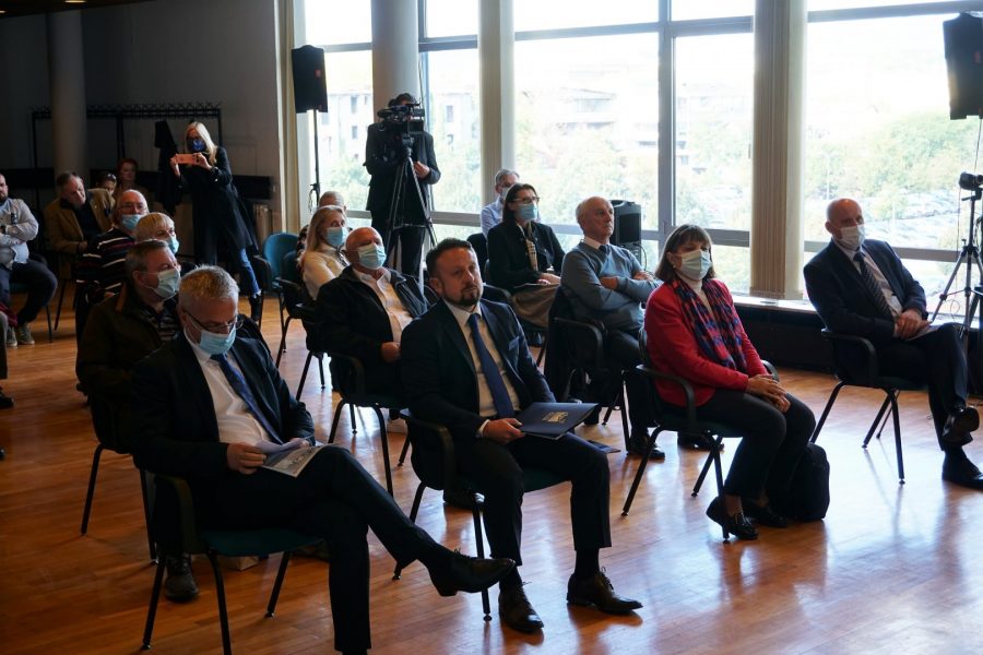 ZAGREB: Predstavljena dvojezična knjiga o australskim Korčulana autora Kalogjere ZAGREB: Predstavljena dvojezična knjiga o australskim Korčulana autora Kalogjere