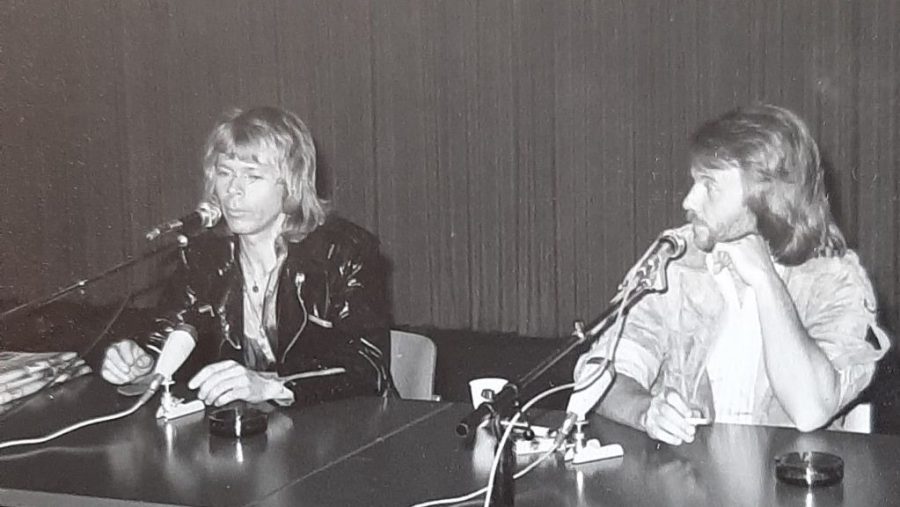 PRED KONCERT GRUPE "ABBA" KOD STOCKHOLMA: Smrtno stradale dvije osobe, čovjek koji je pao s velike visine i osoba na koju je pao PRED KONCERT GRUPE "ABBA" KOD STOCKHOLMA: Smrtno stradale dvije osobe, čovjek koji je pao s velike visine i osoba na koju je pao