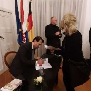 PREDSTAVLJANJE U BERLINU: Dr. Miro Kovač predstavio svoju knjigu „U labirintu versajsko-vidovdanske Jugoslavije“