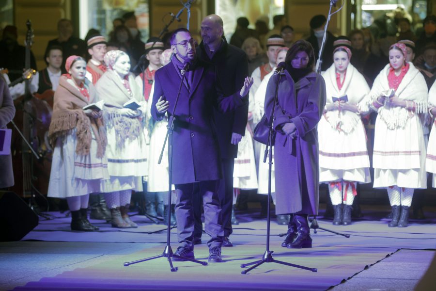 (VIDEO) POČEO ADVENT U ZAGREBU: Gradonačelnik Tomašević upalio prvu svijeću, svijeću nade
