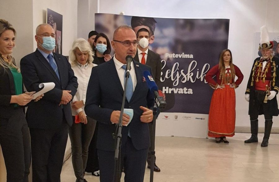MINISTAR GRLIĆ RADMAN: Hrvatska vlada će pomoći ostvarenju svih ciljeva bokeljskih Hrvata
