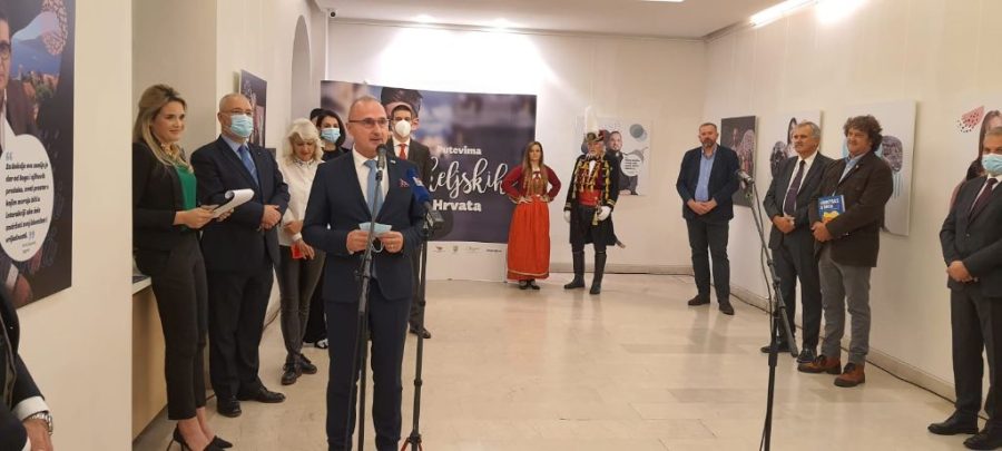 MINISTAR GRLIĆ RADMAN: Hrvatska vlada će pomoći ostvarenju svih ciljeva bokeljskih Hrvata