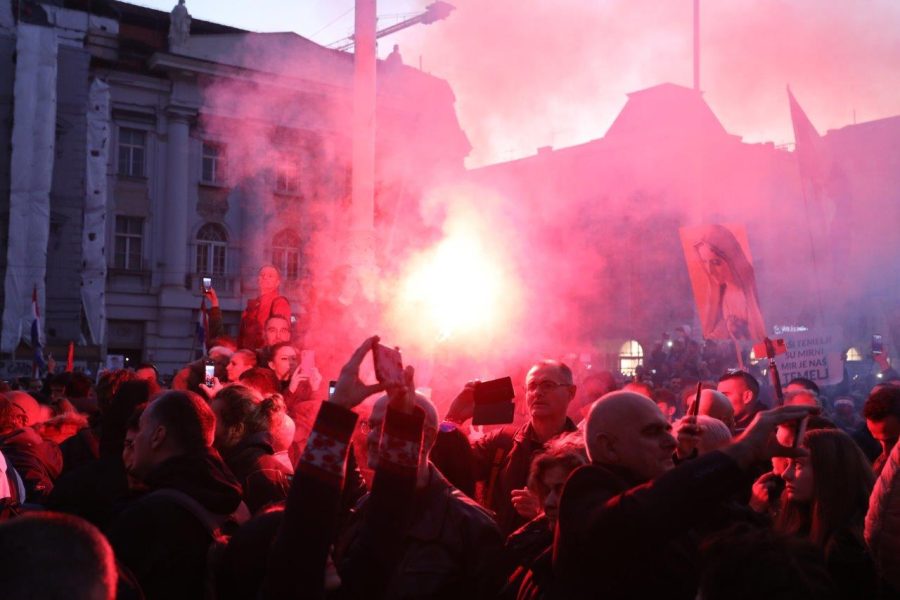 JEDINSTVENI U OSUDI: Predsjednik države, Vlada RH, Ministarstvo kulture i medija, HND i SNH osudili napade na novinare u Zagrebu baklje prosvjed zagreb