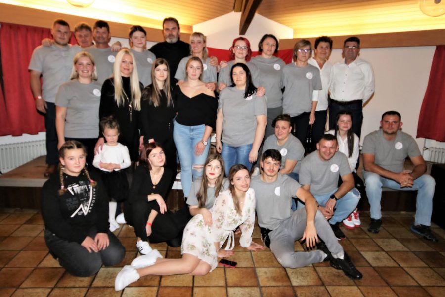 (FOTO) JEDNA OD NAJMLAĐIH HRVATSKIH UDRUGA U NJEMAČKOJ: Zabava "Golubice" okupila velik broj Hrvata