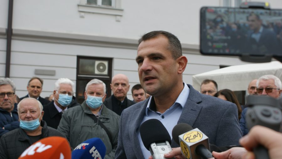 NAROD MU VJERUJE! Matija Posavec je uvjerljivi pobjednik prijevremenih izbora za međimurskog župana NAROD MU VJERUJE! Matija Posavec je uvjerljivi pobjednik prijevremenih izbora za međimurskog župana