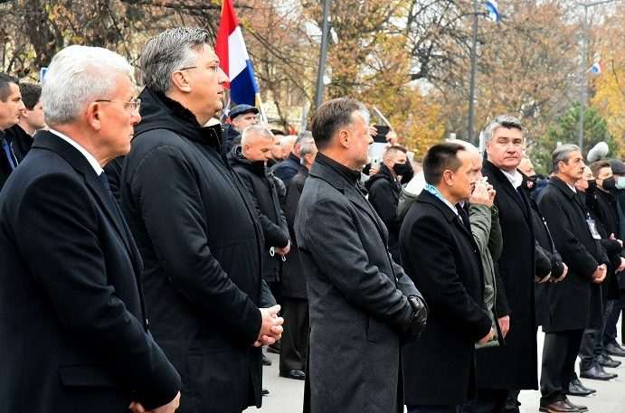 Milanović iznenađen Džaferovićevim prisustvom, nije uopće razgovarao s njim Milanović iznenađen Džaferovićevim prisustvom, nije uopće razgovarao s njim