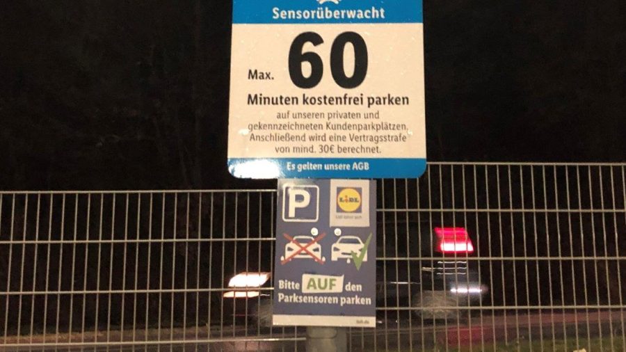 ŽENA DOBILA NOVČANU KAZNU: Zadržala se u trgovini Lidl, a time i vozilom na parkingu duže od dopuštenih 60 minuta