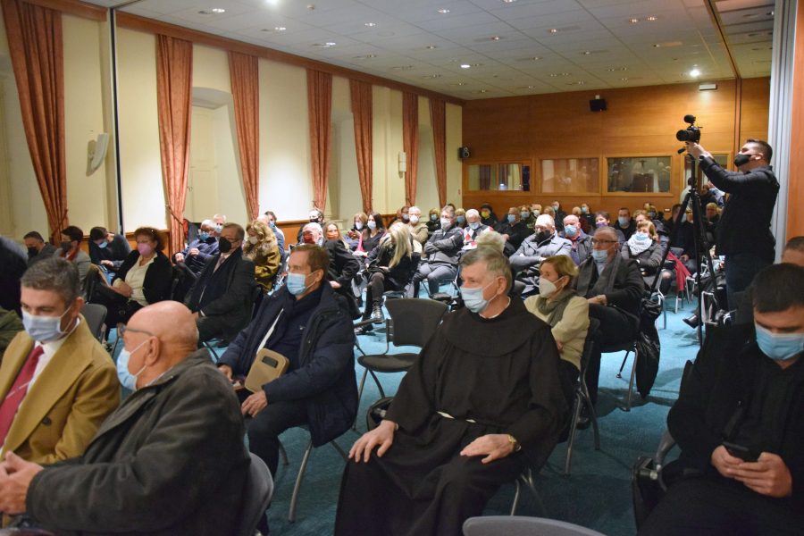 DUBROVNIK: Predstavljena knjiga Nikole Obuljena „Kako smo pregovarali s neprijateljem“ DUBROVNIK: Predstavljena knjiga Nikole Obuljena „Kako smo pregovarali s neprijateljem“