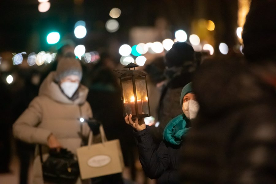 “YES WE CARE”: Više od 33.000 Bečana zapalilo svijeće za 13.400 žrtava korone u Austriji “YES WE CARE”: Više od 33.000 Bečana zapalilo svijeće za 13.400 žrtava korone u Austriji