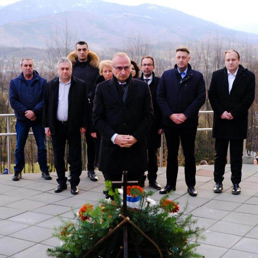 RAZGOVOR Gordan Grlić Radman: Neprihvatljivo je da neki politički krugovi prešućuju ili relativiziraju ratne zločine nad Hrvatima u Križančevu selu i Grabovici