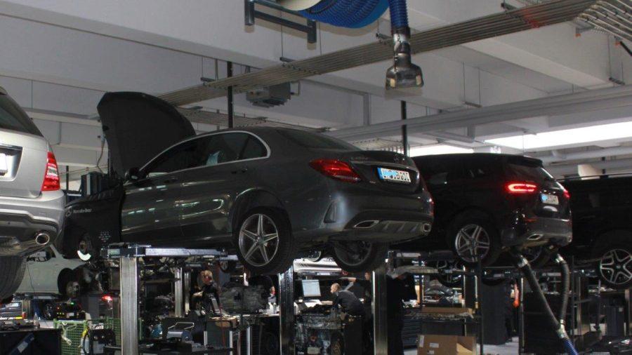 KVAR NA OKO 800 TISUĆA VOZILA: Mercedes-Benz upozorio vlasnike automobila na neispravan sustav hlađenja KVAR NA OKO 800 TISUĆA VOZILA: Mercedes-Benz upozorio vlasnike automobila na neispravan sustav hlađenja