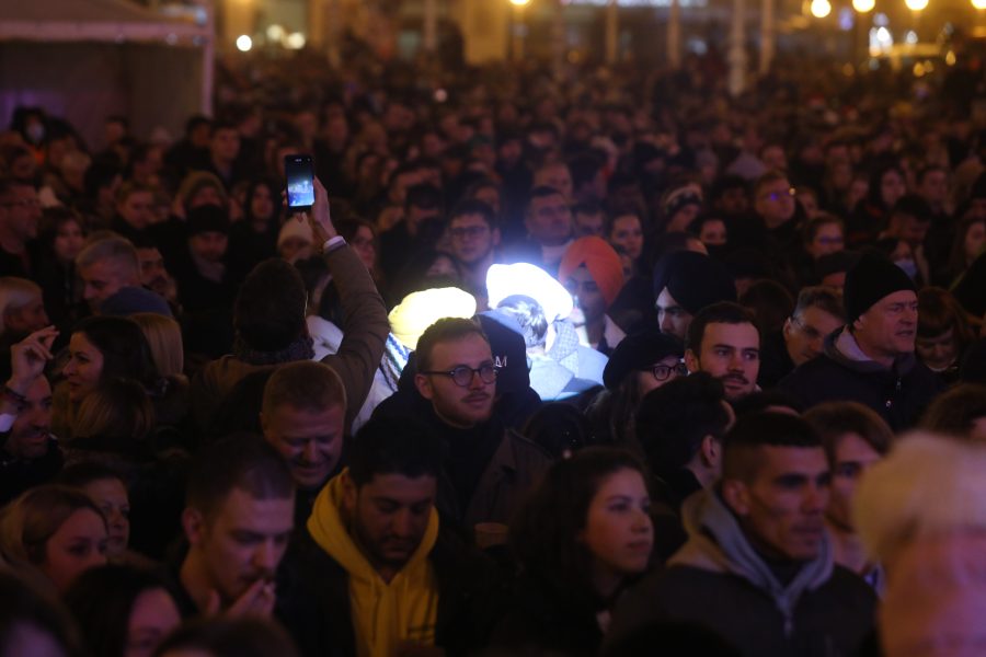 DOČEK NOVE GODINE: Pogledajte kako je izgledalo u Zagrebu, Dubrovniku, Osijeku, Zadru, Splitu, Rijeci, Mostaru... DOČEK NOVE GODINE: Pogledajte kako je izgledalo u Zagrebu, Dubrovniku, Osijeku, Zadru, Splitu, Rijeci, Mostaru...
