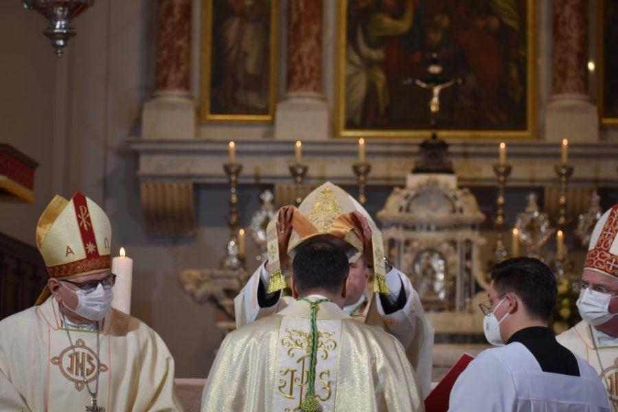 NAKON VIŠE OD GODINU DANA ČEKANJA: Zaređen novi dubrovački biskup mons. Roko Glasnović! NAKON VIŠE OD GODINU DANA ČEKANJA: Zaređen novi dubrovački biskup mons. Roko Glasnović!
