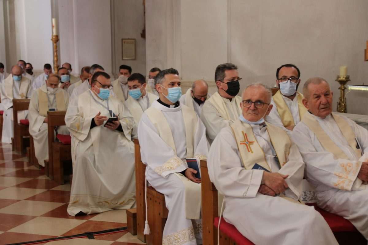 NAKON VIŠE OD GODINU DANA ČEKANJA: Zaređen novi dubrovački biskup mons. Roko Glasnović! NAKON VIŠE OD GODINU DANA ČEKANJA: Zaređen novi dubrovački biskup mons. Roko Glasnović!