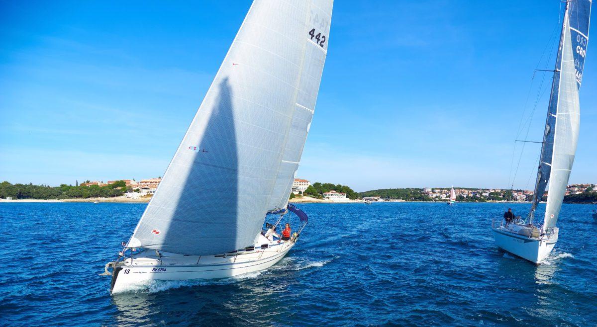 JEDRILIČARSKI SPEKTAKL JK DELFIN: Full moon regata od Pule, oko Suska do Cresa održava se 18 ožujka JEDRILIČARSKI SPEKTAKL JK DELFIN: Full moon regata od Pule, oko Suska do Cresa održava se 18 ožujka