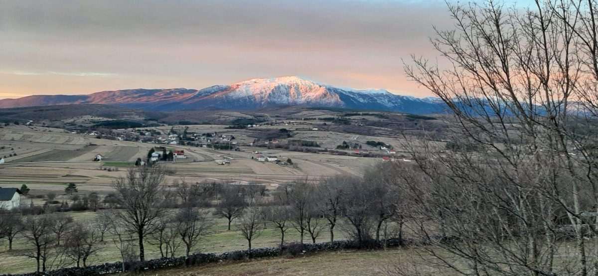 TREPTAJI LJEPOTE: Nova monografija Marijana Karaule inspirirana jedinstvenim ljepotama Bosne i Hercegovine…