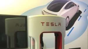PRVI PUT U ZADNJEM DESETLJEĆU: Tesla prodaje manje električnih automobila nego prethodnih godina PRVI PUT U ZADNJEM DESETLJEĆU: Tesla prodaje manje električnih automobila nego prethodnih godina