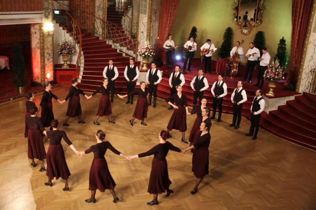 OČUVANJE HRVATSKOG JEZIKA I KULTURE: Posebna Večernjakova domovnica i “Kolu Slavuj” iz Beča za 50. obljetnicu rada