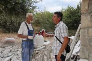 (VIDEO I FOTO) NA BLAGDAN USKRSA: Don Stipe Mustapić i Ana Rucner predstavljaju pjesmu „Kad bi barem vidjeli“
