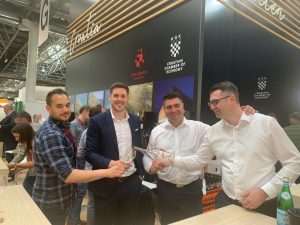 HRVATSKI VINARI NA PRO WEINU: Na sajmu vina u Düsseldorfu predstavnici Kutjeva d.d predstavilia svoja najbolja i najtraženija vina HRVATSKI VINARI NA PRO WEINU: Na sajmu vina u Düsseldorfu predstavnici Kutjeva d.d predstavilia svoja najbolja i najtraženija vina