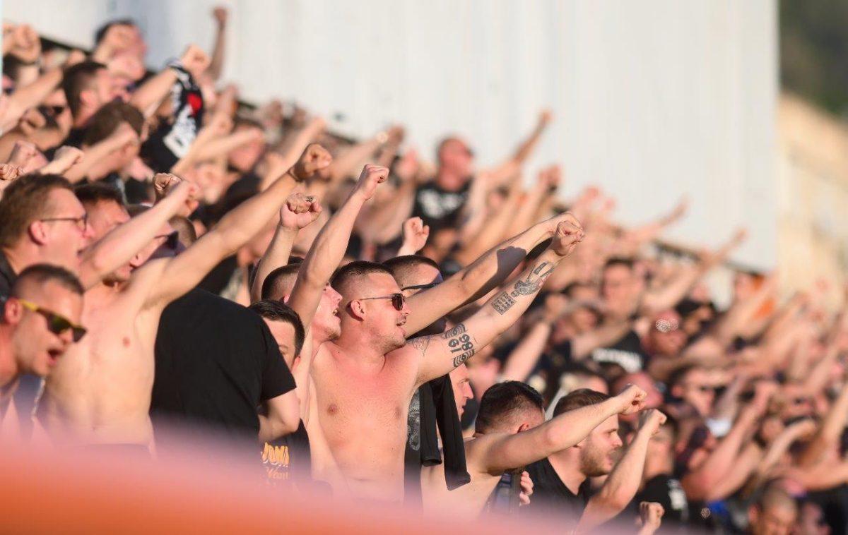 DINAMO POTVRDIO 23. NASLOV: Modri kolo prije kraja pobjedom u Šibeniku osigurali naslov prvaka Hrvatske DINAMO POTVRDIO 23. NASLOV: Modri kolo prije kraja pobjedom u Šibeniku osigurali naslov prvaka Hrvatske