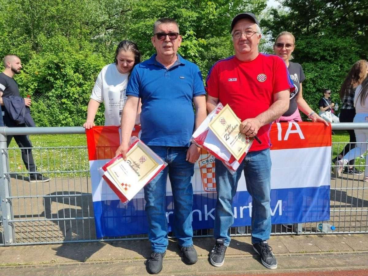 GOLIJADA U FRANKFURTU: Croatija slavila u hrvatskom derbiju protiv Posavine, gledatelji vidjeli 9 pogodaka GOLIJADA U FRANKFURTU: Croatija slavila u hrvatskom derbiju protiv Posavine, gledatelji vidjeli 9 pogodaka