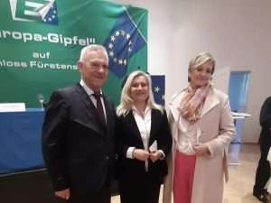 ODRŽAN JUBILARNI "EUROPA-SUMMIT": Jedinstvo cijele Europe nužnije nego ikad ODRŽAN JUBILARNI "EUROPA-SUMMIT": Jedinstvo cijele Europe nužnije nego ikad