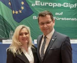 ODRŽAN JUBILARNI "EUROPA-SUMMIT": Jedinstvo cijele Europe nužnije nego ikad ODRŽAN JUBILARNI "EUROPA-SUMMIT": Jedinstvo cijele Europe nužnije nego ikad