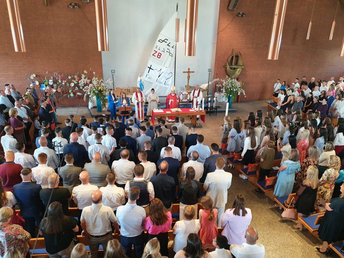 (VIDEO) HKM BERN: Biskup Petar Palić podijelio sakrament svete Potvrde mladim hrvatskim krizmanicima (VIDEO) HKM BERN: Biskup Petar Palić podijelio sakrament svete Potvrde mladim hrvatskim krizmanicima