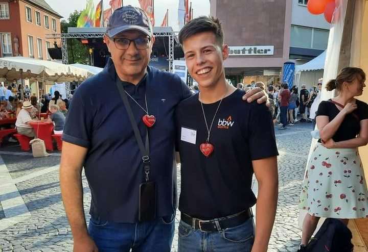 (FOTO) OKO 300 TISUĆA LJUDI NA TRODNEVNOM SLAVLJU U MAINZU: Hrvati sudjelovali u bogatom programu, iz Zagreba stigli studenti (FOTO) OKO 300 TISUĆA LJUDI NA TRODNEVNOM SLAVLJU U MAINZU: Hrvati sudjelovali u bogatom programu, iz Zagreba stigli studenti
