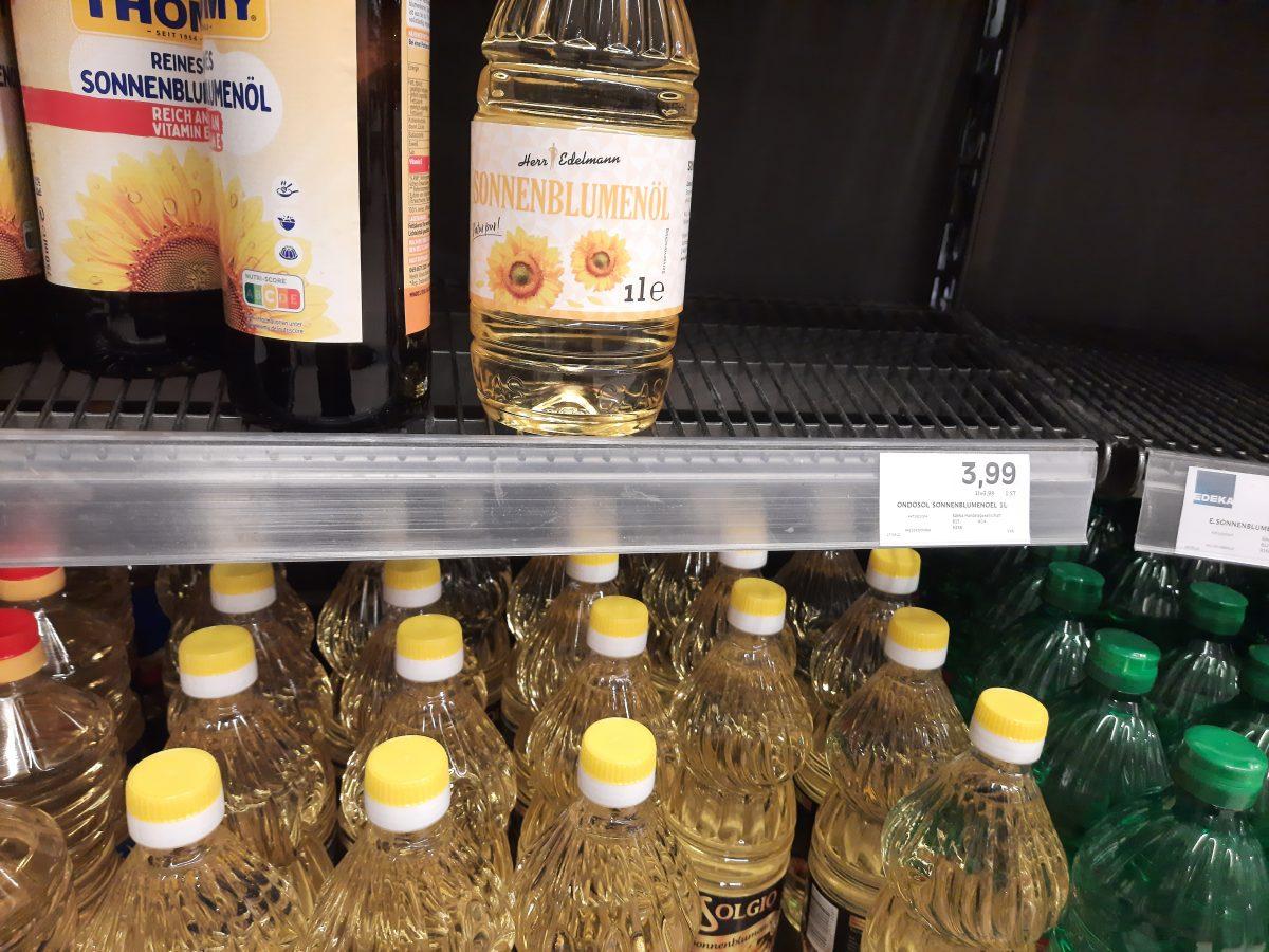 U TRGOVINAMA U NJEMAČKOJ ULJA PONOVNO IMA: Neki kupci ga ne žele kupovati, kupac u Aldi trgovini otkrio zbog čega!