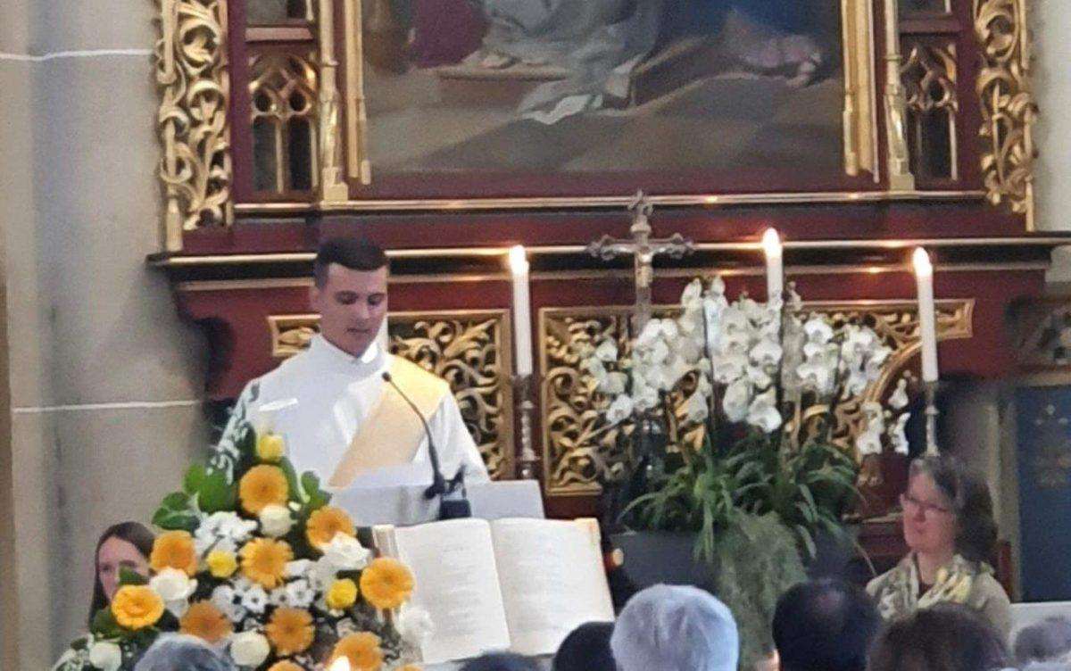 (VIDEO) PAPIN GARDIST HRVATSKIH KORIJENA POSTAO ĐAKON: Ivan Šarić u švicarskom Abtwilu zaređen za đakona (VIDEO) PAPIN GARDIST HRVATSKIH KORIJENA POSTAO ĐAKON: Ivan Šarić u švicarskom Abtwilu zaređen za đakona