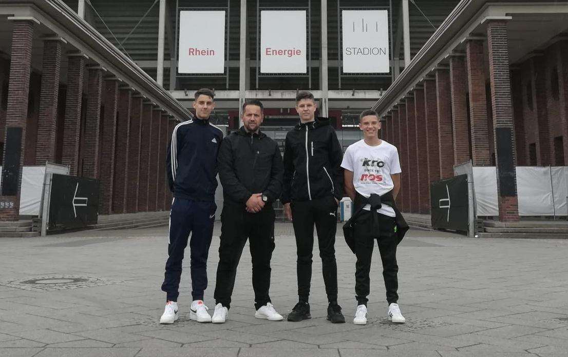 (VIDEO) NJEMAČKA KATOLIČKA ORGANIZACIJA POZVALA MLADE IZ ŽEPČA: Trojica mladića i svećenik u Bonnu predstavili župu Žepče i školski centar (VIDEO) NJEMAČKA KATOLIČKA ORGANIZACIJA POZVALA MLADE IZ ŽEPČA: Trojica mladića i svećenik u Bonnu predstavili župu Žepče i školski centar