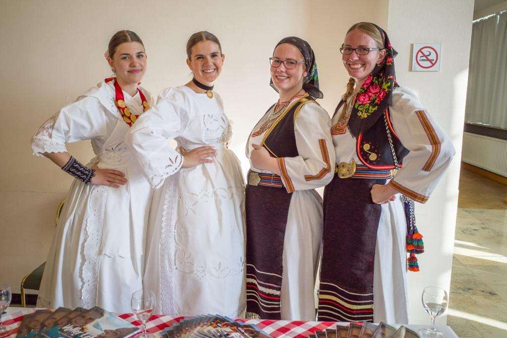 PROSLAVA DANA DRŽAVNOSTI U STUTTGARTU: Hrvatska od osamostaljenje, borbe za slobodu i privođenja kraju euro integracija PROSLAVA DANA DRŽAVNOSTI U STUTTGARTU: Hrvatska od osamostaljenje, borbe za slobodu i privođenja kraju euro integracija