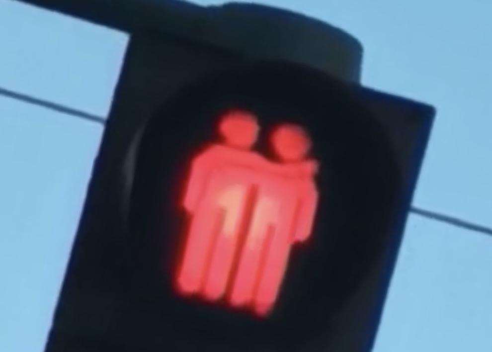 KAMO IDE OVAJ SVIJET? U Frankfurtu semafori s dva zagrljena muškarca