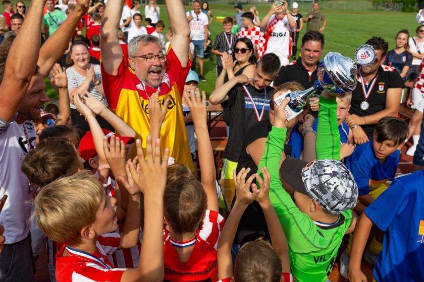 (FOTO) SPORTSKI TURNIR HRVATSKE NASTAVE BADEN-WÜRTTEMBERG 2022.: U Calwu se okupili učenici, njihovi roditelji, prijatelji... (FOTO) SPORTSKI TURNIR HRVATSKE NASTAVE BADEN-WÜRTTEMBERG 2022.: U Calwu se okupili učenici, njihovi roditelji, prijatelji...