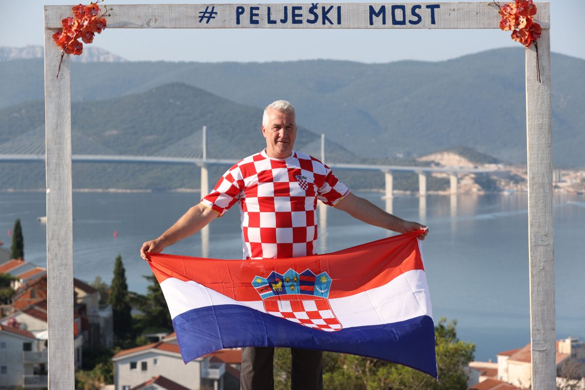 (FOTO) STRANI MEDIJI O OTVARANJU PELJEŠKOG MOSTA: Hrvatska novim mostom zaobilazi BiH na putu do Dubrovnika (FOTO) STRANI MEDIJI O OTVARANJU PELJEŠKOG MOSTA: Hrvatska novim mostom zaobilazi BiH na putu do Dubrovnika