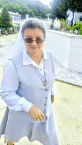 MISIONARKA VEDRANA LJUBIĆ: Priča o nevjerojatnoj hrabrosti, požrtvovnosti i vjeri u dobro u svima nama MISIONARKA VEDRANA LJUBIĆ: Priča o nevjerojatnoj hrabrosti, požrtvovnosti i vjeri u dobro u svima nama