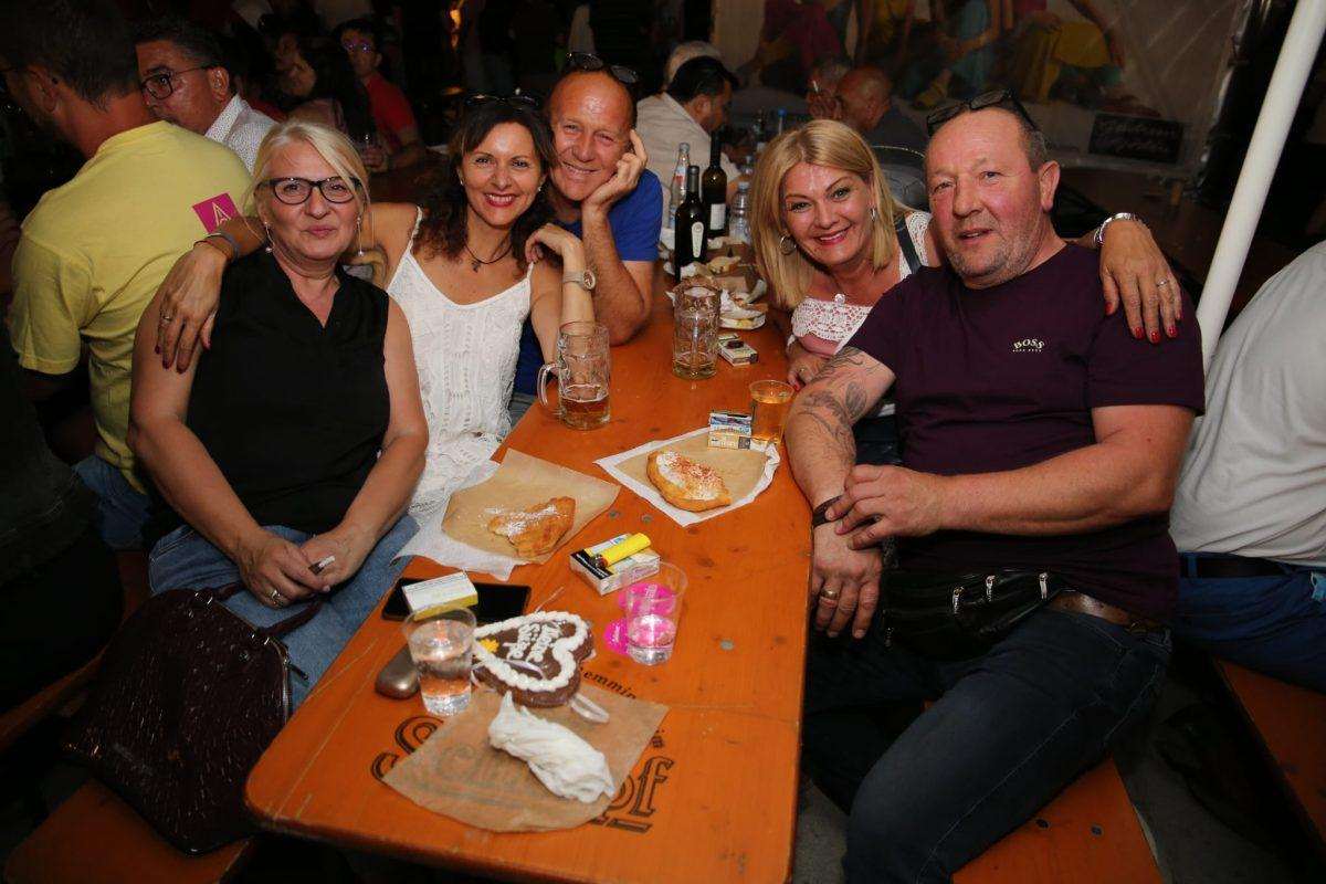(FOTO) STUTTGART: Hrvati oduševili na Ljetnom festivalu kulture - slavilo se tri dana! (FOTO) STUTTGART: Hrvati oduševili na Ljetnom festivalu kulture - slavilo se tri dana!