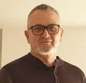 PARADOKS ŽIVOTA U BiH: Željko Komšić politički koristi konstitutivnost hrvatskog naroda kojeg sam ne zastupa PARADOKS ŽIVOTA U BiH: Željko Komšić politički koristi konstitutivnost hrvatskog naroda kojeg sam ne zastupa