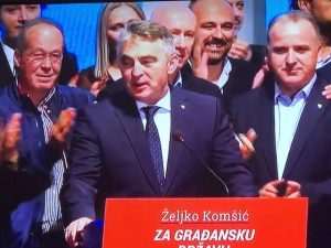 IZBORI U BiH: Komšić i Bećirović proglasili pobjede u utrci za Predsjedništvo BiH IZBORI U BiH: Komšić i Bećirović proglasili pobjede u utrci za Predsjedništvo BiH