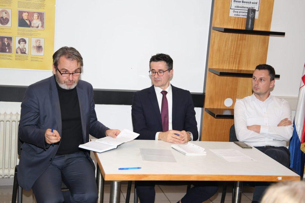 (FOTO) SASTANAK U GK RH STUTTGART: Važne informacije i poruka Hrvatima u Baden-Württembergu (FOTO) SASTANAK U GK RH STUTTGART: Važne informacije i poruka Hrvatima u Baden-Württembergu