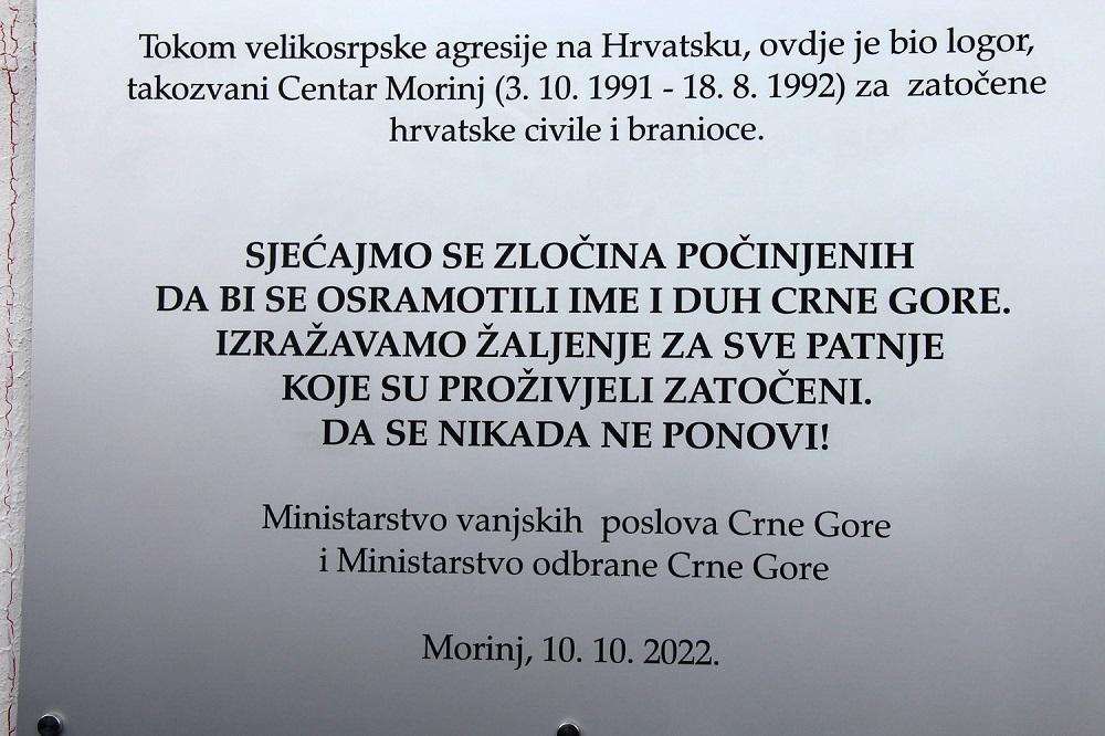 CRNOGORSKI VOJNICI SPRIJEČILI UKLANJANJE SPOMEN PLOČE U MORINJU: Njome se ističe crnogorsko žaljenje zbog postojanja logora i patnji hrvatskih branitelja koji su ondje bili zatočeni