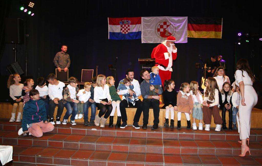 (FOTO i VIDEO) 3. BOŽIĆNA PROSLAVA SKV CROATIE ROTTENBURG: Domaćini uživali s gostima! (FOTO i VIDEO) 3. BOŽIĆNA PROSLAVA SKV CROATIE ROTTENBURG: Domaćini uživali s gostima!
