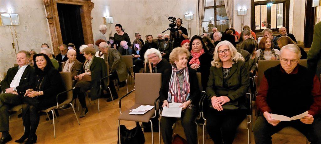 “TORRESOV ŠAPTAČ” U BEČU: Ovacije Bečana Zlatku Josipu Grgiću za virtuozno prebiranje po žicama “TORRESOV ŠAPTAČ” U BEČU: Ovacije Bečana Zlatku Josipu Grgiću za virtuozno prebiranje po žicama