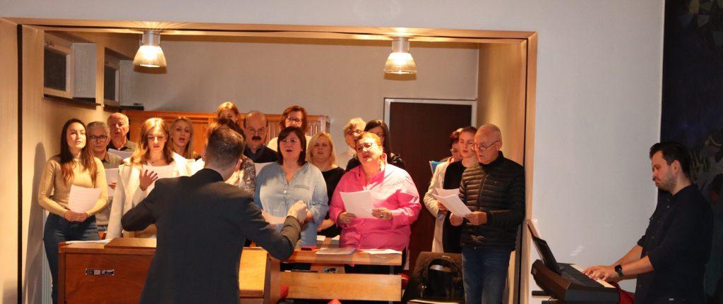 ESSEN: Predstavljena knjiga „Jednostavno hvala“ vlč. Ivana Cestara ESSEN: Predstavljena knjiga „Jednostavno hvala“ vlč. Ivana Cestara