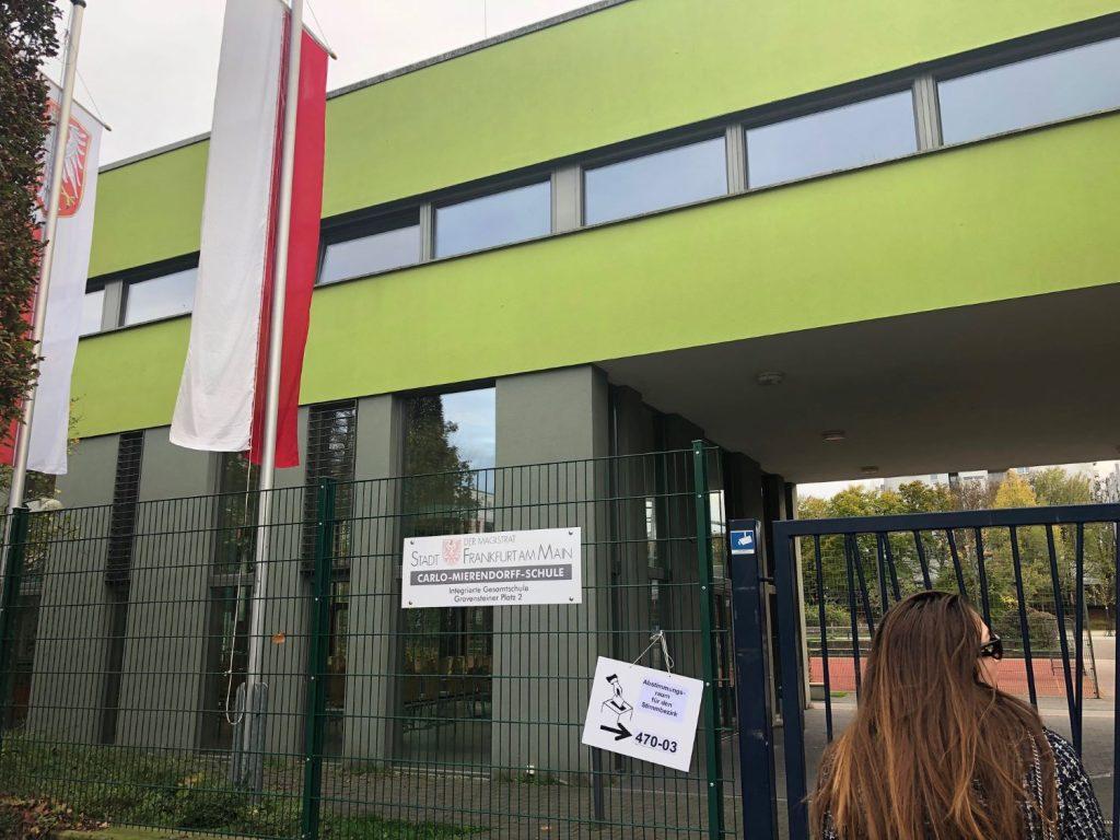ODLUČENO: Gradonačelniku Frankfurta Peteru Feldmann izglasano nepovjerenje, više od potrebnih 152.455 glasača glasovalo za njegovu smjenu frankfurt referendum peter feldmann