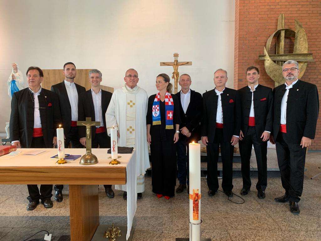 KONCERT ZA 35 GODINA KLAPE CHORUS CROATICUS: Gostovali poznati hrvatski i švicarski glazbenici klapa chorus croaticus 35 godina